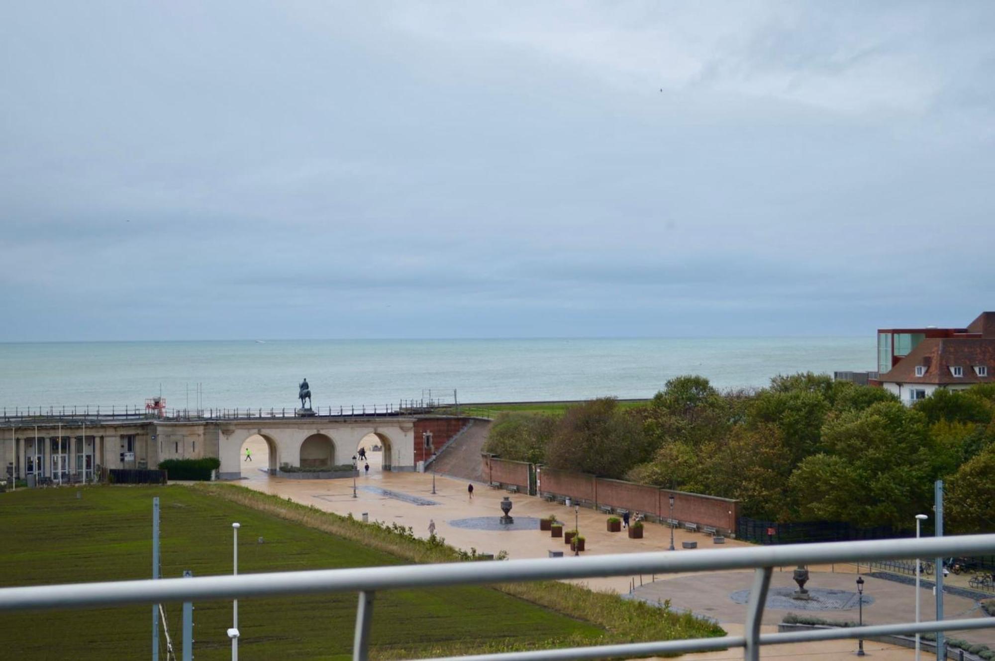 Penthouse With Seaview Apartment Ostend